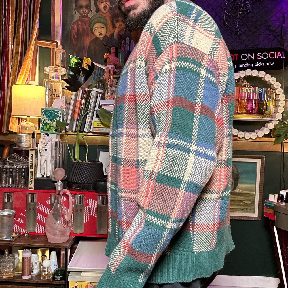 Abercrombie & Fitch Plaid Cardigan in Green and Red - Picture 4 of 11